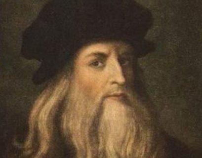 Leonardo Da Vinci wearing hat
